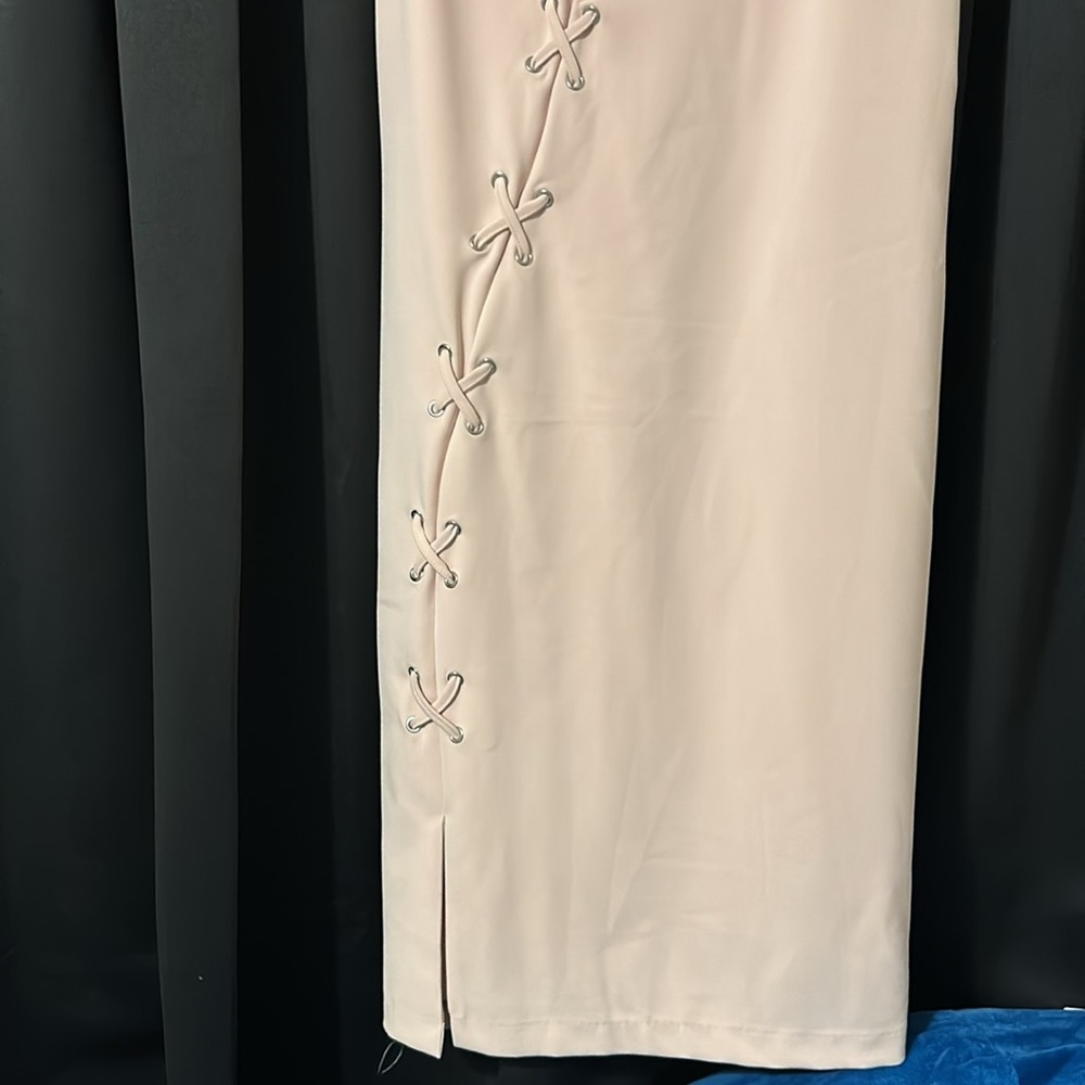 Bold Element Spring dress - Picture 2 of 6